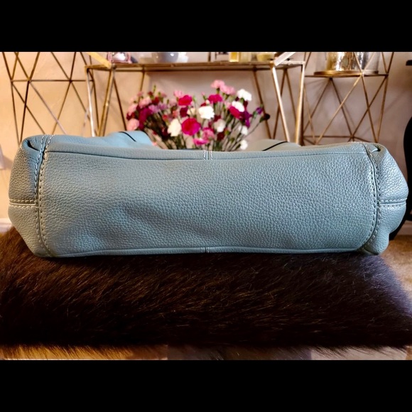 Coach Purse/tote gently used - Picture 6 of 6